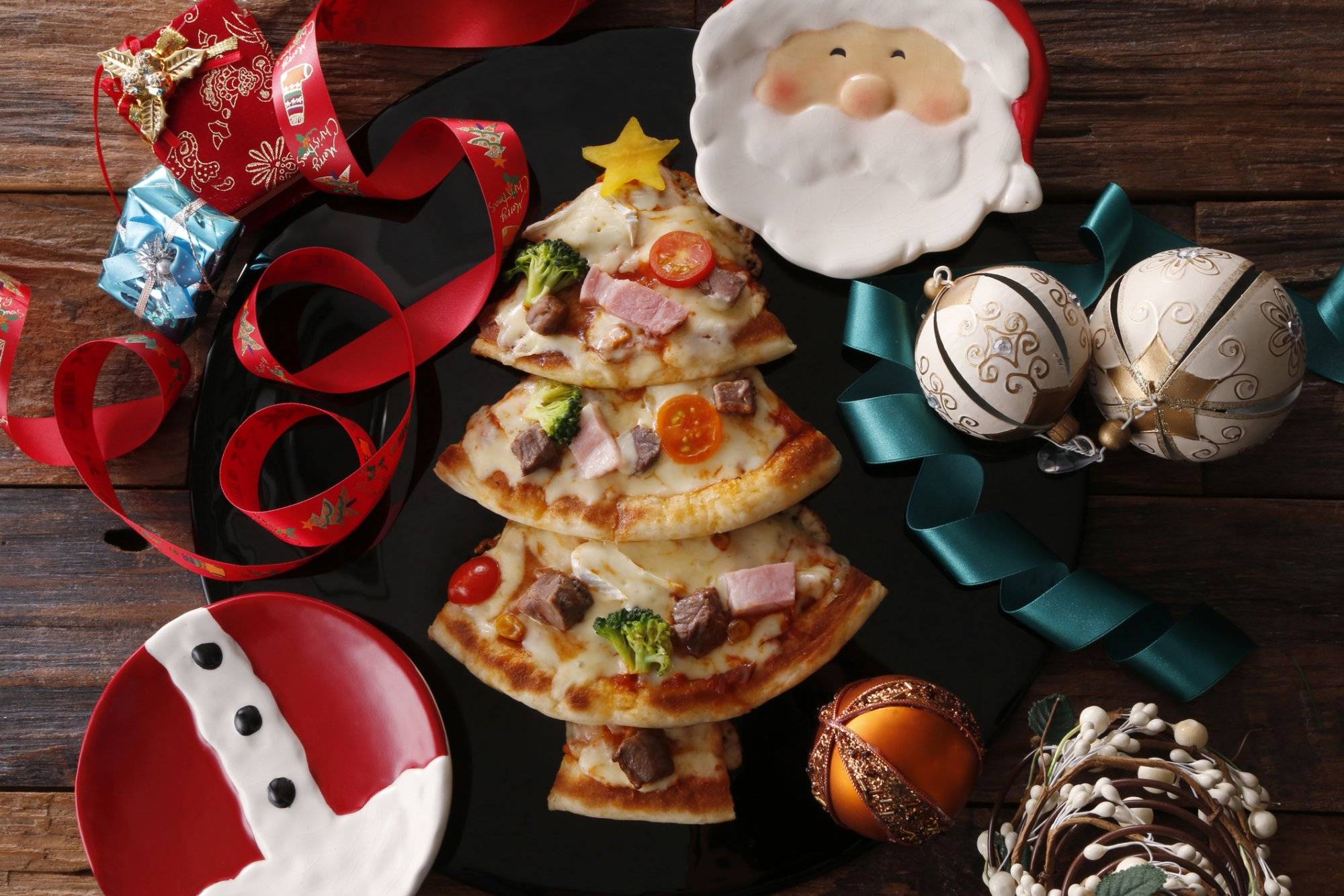 Christmas pizza Enjoy A Delicious Holiday Lunch in Carrollton at Marsh & Keller Springs